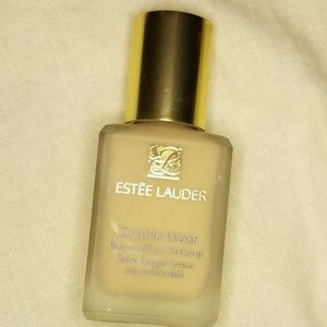 Estee Lauder double wear foundation